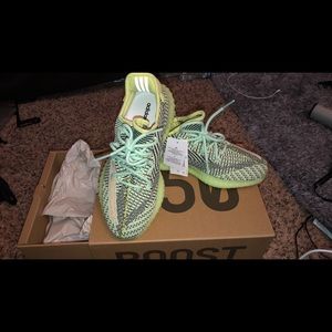 Yeezy 350 v2 yeeree size 8